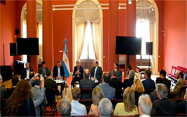 Firmarían un acuerdo para construir viviendas sociales de madera