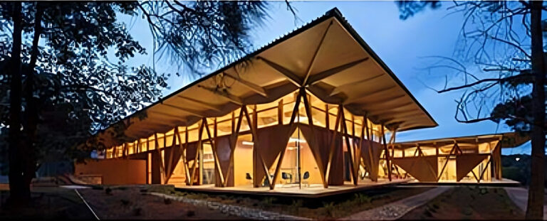 Una estructura de madera flexible para la incubadora de ideas de una universidad