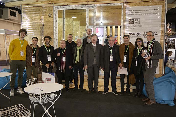 Entrega de premios a los ganadores del Concurso Construcción con Madera